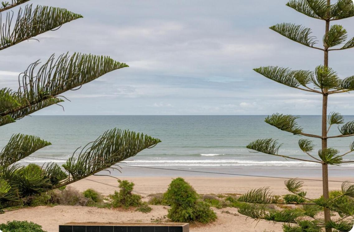 Ocean Breeze ,See View Apartment L'Oasis ภายนอก รูปภาพ